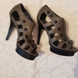Steve Madden peep toe heels size 10